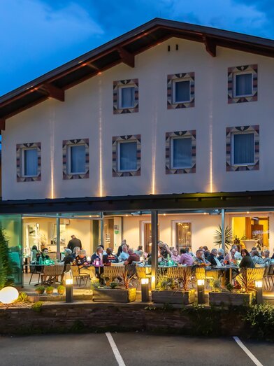 Terrasse Hügellandhof bei Abendstimmung | © Oliver Wolf Foto GmbH | © Oliver Wolf Foto GmbH