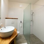 Photo of Double room, shower or bath, toilet, good as new | © Hahnhofhütte