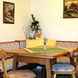 Haus Leo, Bad Mitterndorf, Sitzbereich.jpg | © Leo Eveline
