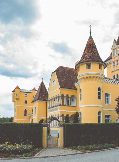 Hotel Georgi Schloss Außenansicht | © Hotel Georgi Schloss | Oliver Haring | Oliver Haring | © Hotel Georgi Schloss | Oliver Haring