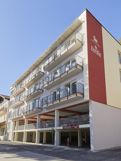 I AM HOTEL Aussenansicht | © www.foto-donauer.at
