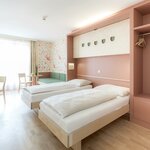 Photo of 5-bed room | © JUFA Hotel Stubenbergsee