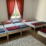 Photo of 5-bed room, shared shower/shared toilet, 1 bed room