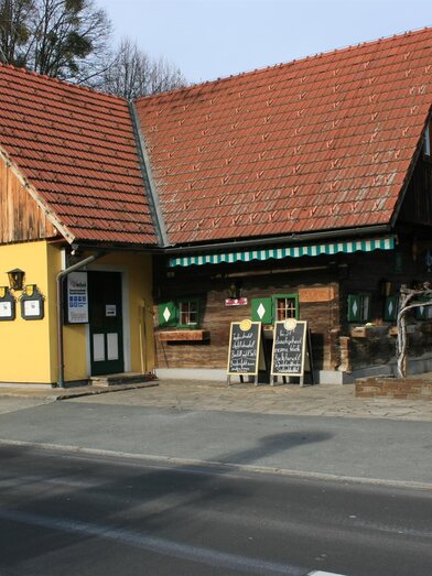 Blick von der Straße zum Gasthof Windisch | © Privatzimmer Buschenschank & Gasthof Windisch | Ferdinand Windisch | © Privatzimmer Buschenschank & Gasthof Windisch