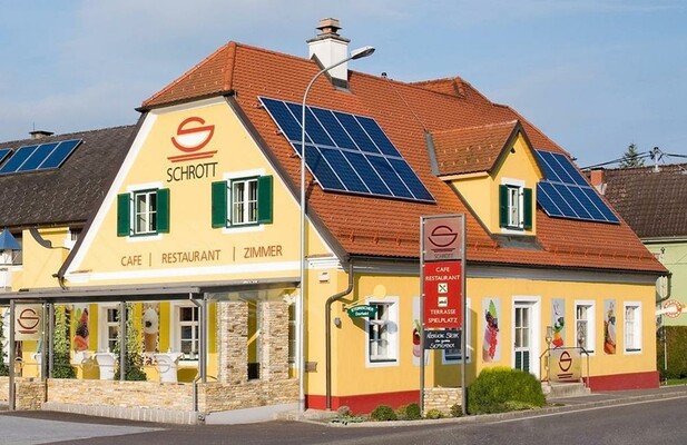 Gasthof Schrott_exterior_view_Eastern Styria | © Cafe-Restaurant- SCHROTT