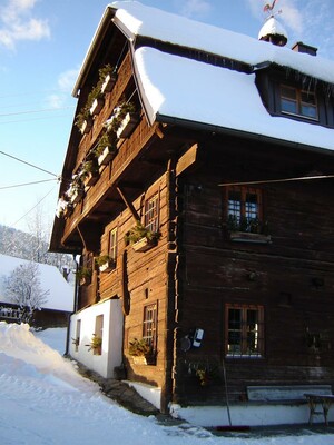Winterfoto_Bauernhaus
