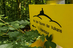 Hiking on the trails of the volcanoes | © Sonnenhaus Grandl