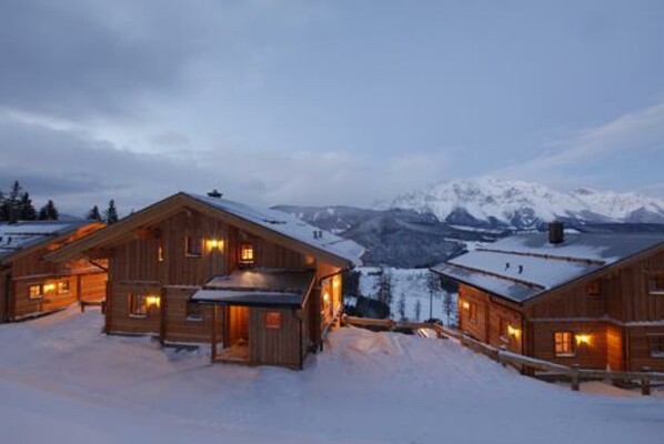 Aussenansicht Alpine-Lodge