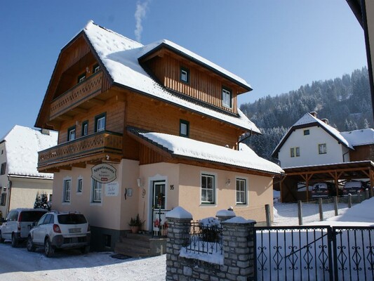 "Apartmenthaus Bachler"  Winter 2012