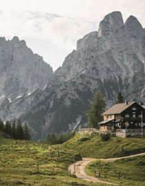 Die Mödlingerhütte am Fuße des Reichensteins | © Stefan Leitner | © Stefan Leitner