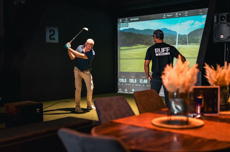 RUFF Indoor Golf I Golf-Simulator  - Impression #1 | © GEPA I RUFF Golf Graz