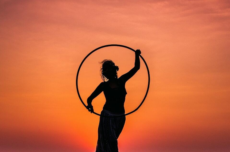 Into the summer with Hoop Dance - Impression #1